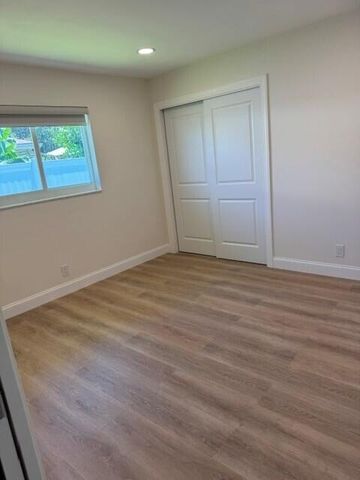 10736 Locust Street, Palm Beach Gardens, FL 33418