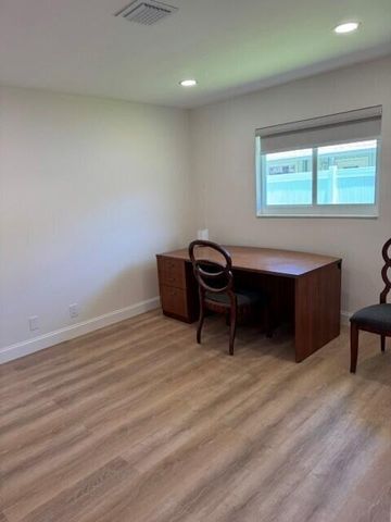 10736 Locust Street, Palm Beach Gardens, FL 33418