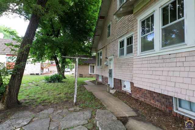 312 E 8th Ave, Emporia, KS 66801