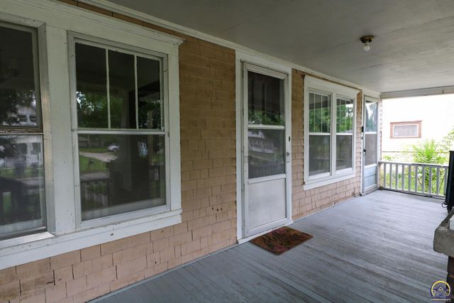 312 E 8th Ave, Emporia, KS 66801