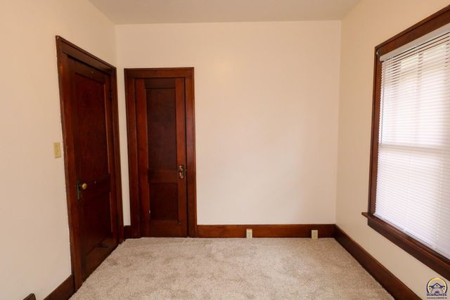 312 E 8th Ave, Emporia, KS 66801