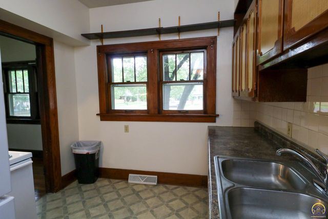 312 E 8th Ave, Emporia, KS 66801