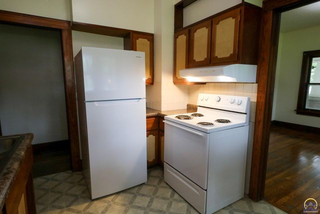 312 E 8th Ave, Emporia, KS 66801