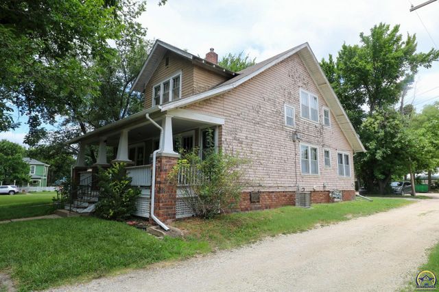 312 E 8th Ave, Emporia, KS 66801