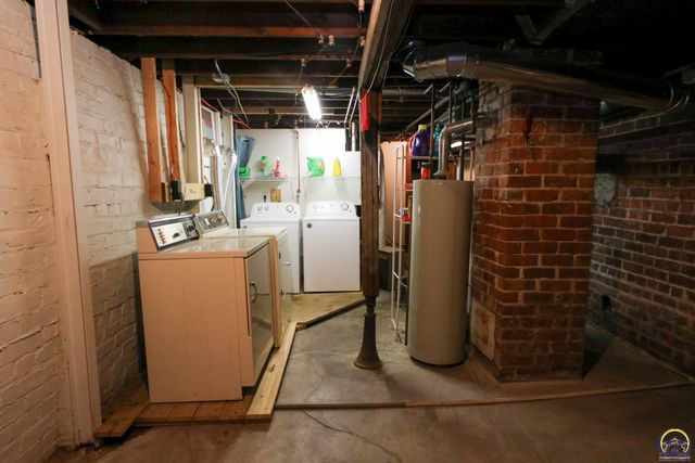 312 E 8th Ave, Emporia, KS 66801