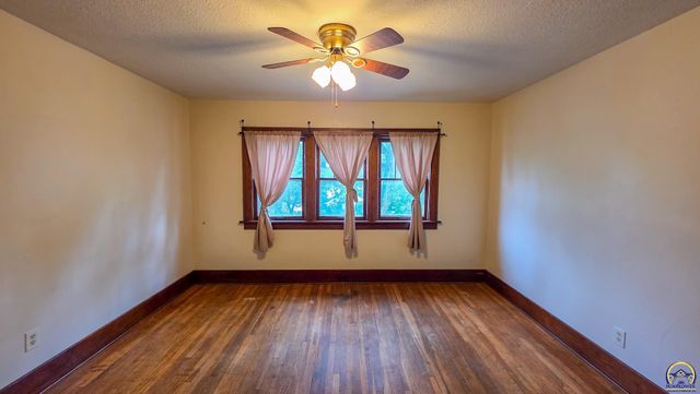 312 E 8th Ave, Emporia, KS 66801