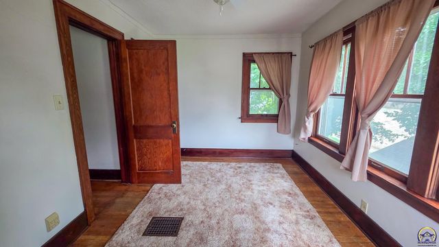 312 E 8th Ave, Emporia, KS 66801