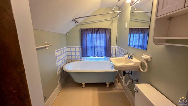 312 E 8th Ave, Emporia, KS 66801