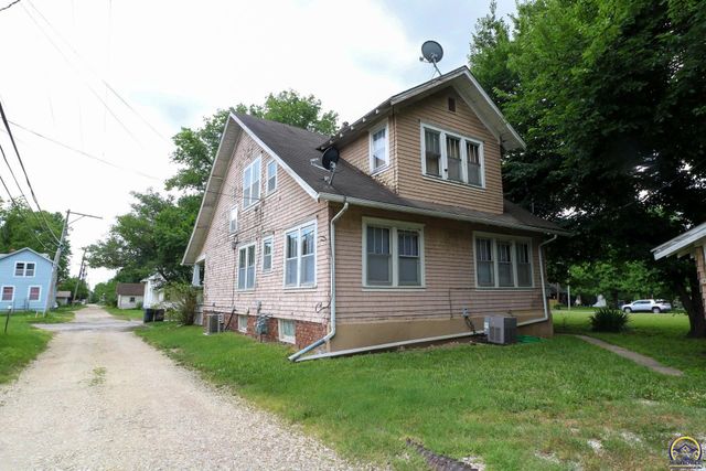 312 E 8th Ave, Emporia, KS 66801