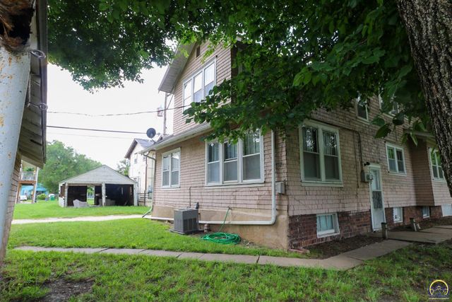 312 E 8th Ave, Emporia, KS 66801