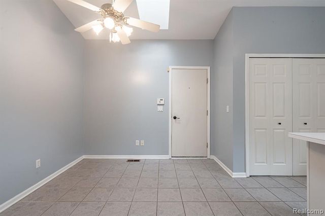 15177 Seeley Drive, Holly, MI 48442