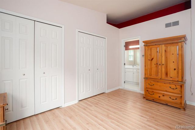 15177 Seeley Drive, Holly, MI 48442