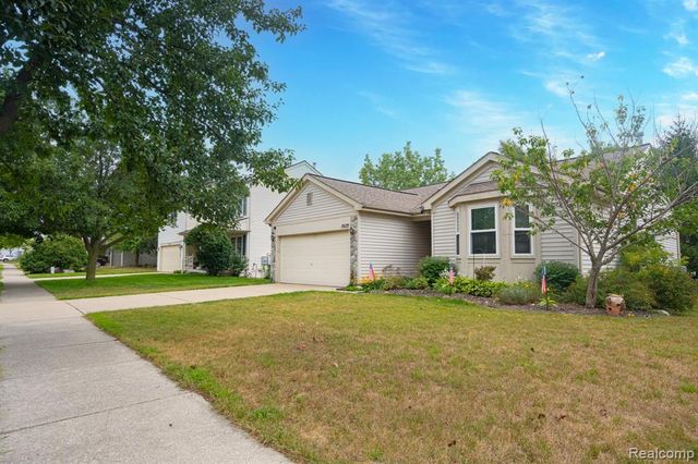 15177 Seeley Drive, Holly, MI 48442