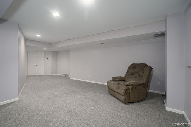 15177 Seeley Drive, Holly, MI 48442