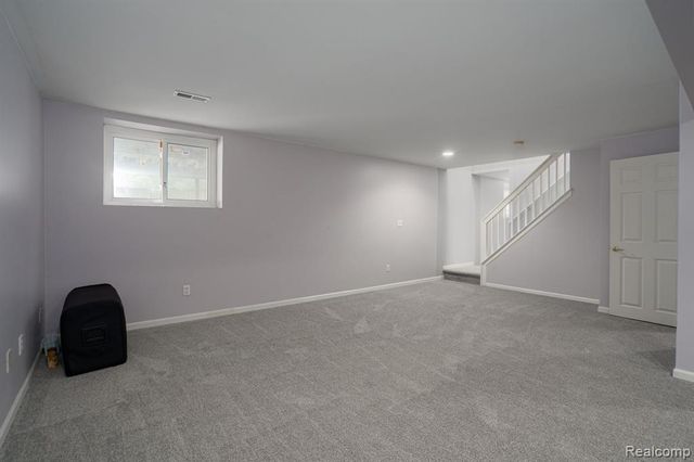15177 Seeley Drive, Holly, MI 48442