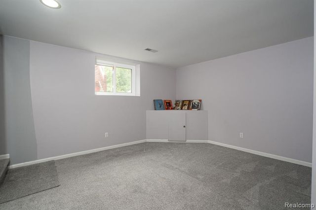 15177 Seeley Drive, Holly, MI 48442