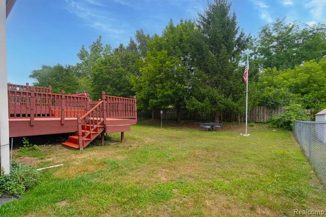 15177 Seeley Drive, Holly, MI 48442