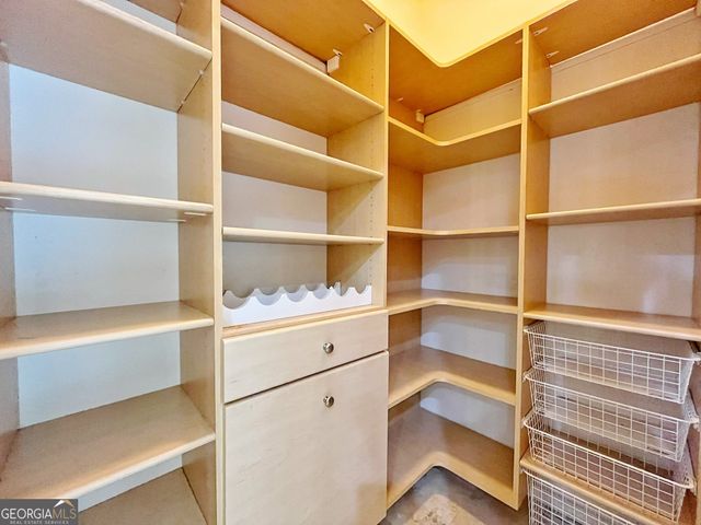 6709 Wooded Cove Court, Flowery Branch, GA 30542