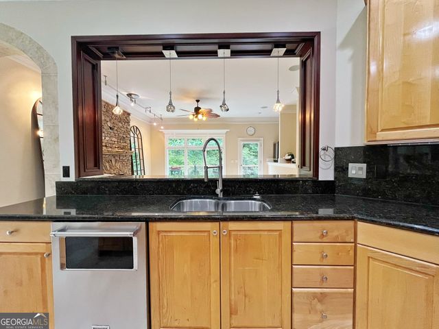 6709 Wooded Cove Court, Flowery Branch, GA 30542