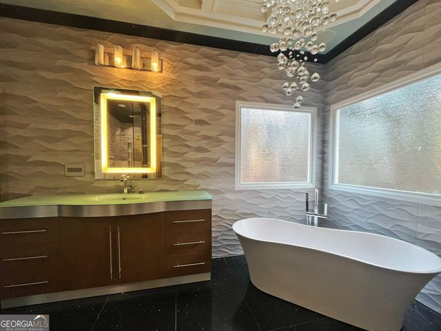 6709 Wooded Cove Court, Flowery Branch, GA 30542