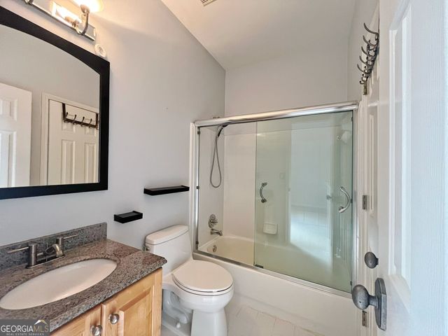 6709 Wooded Cove Court, Flowery Branch, GA 30542