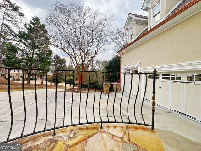 6709 Wooded Cove Court, Flowery Branch, GA 30542