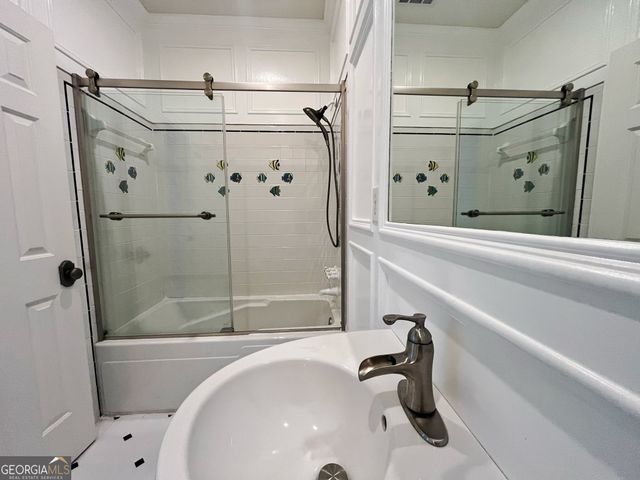 6709 Wooded Cove Court, Flowery Branch, GA 30542