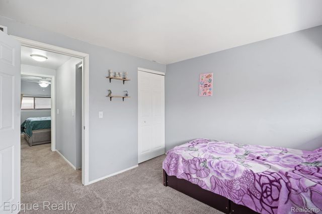 2052 Roman Court, Warren, MI 48092