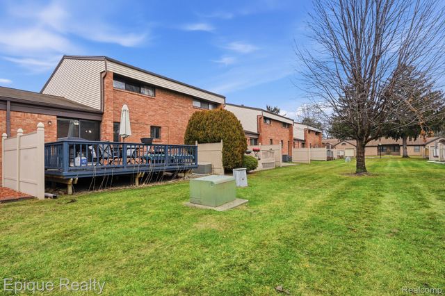 2052 Roman Court, Warren, MI 48092