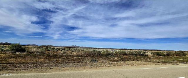 18500 E Avenue S, Palmdale, CA 93591