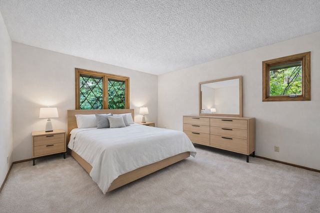 1267 Nursery Hill Lane, Arden Hills, MN 55112