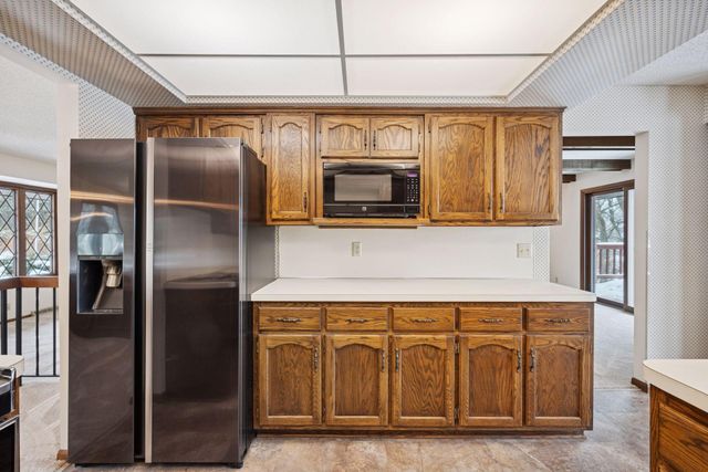 1267 Nursery Hill Lane, Arden Hills, MN 55112