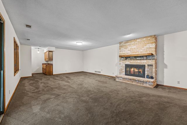 1267 Nursery Hill Lane, Arden Hills, MN 55112