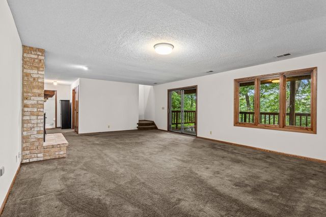 1267 Nursery Hill Lane, Arden Hills, MN 55112