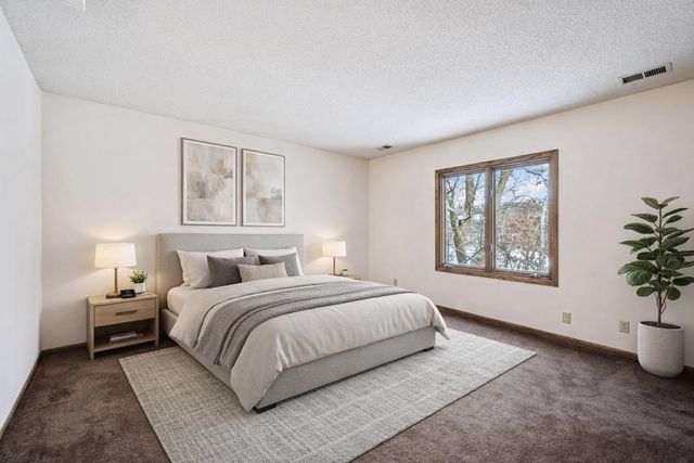 1267 Nursery Hill Lane, Arden Hills, MN 55112