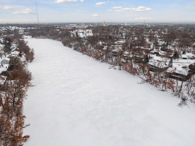 1267 Nursery Hill Lane, Arden Hills, MN 55112