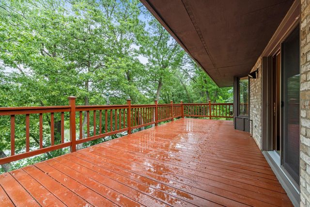 1267 Nursery Hill Lane, Arden Hills, MN 55112