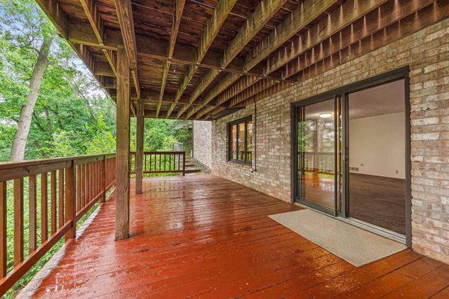 1267 Nursery Hill Lane, Arden Hills, MN 55112