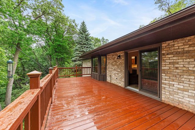 1267 Nursery Hill Lane, Arden Hills, MN 55112