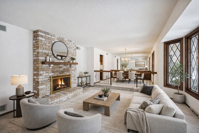 1267 Nursery Hill Lane, Arden Hills, MN 55112