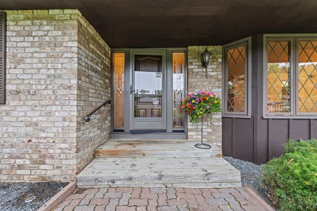 1267 Nursery Hill Lane, Arden Hills, MN 55112