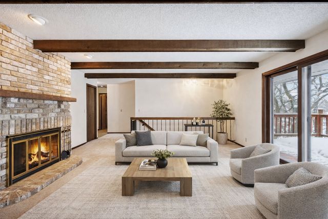 1267 Nursery Hill Lane, Arden Hills, MN 55112