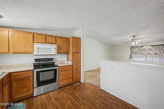 13255 S Hound Dog Road, Vail, AZ 85641