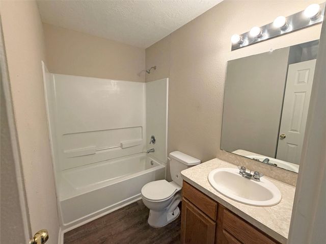 123 Robinson Road, Oyster Creek, TX 77541