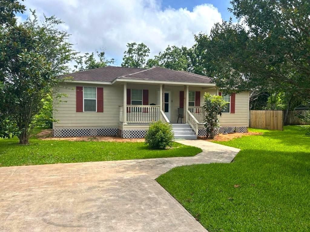 123 Robinson Road, Oyster Creek, TX 77541