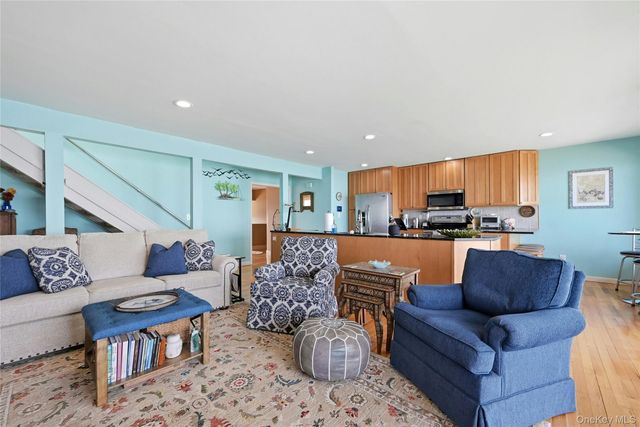 16 Makamah Beach Road, Northport, NY 11768