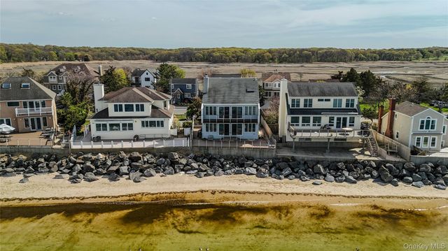 16 Makamah Beach Road, Northport, NY 11768