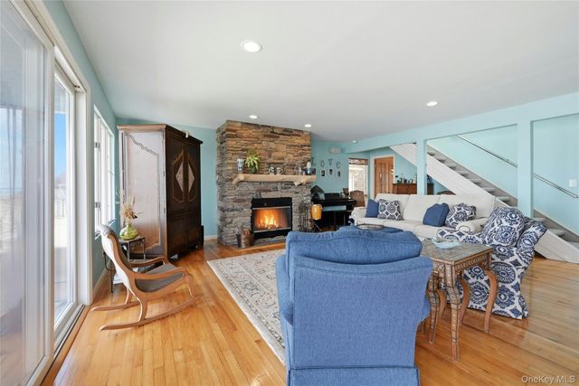 16 Makamah Beach Road, Northport, NY 11768