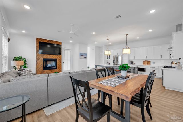 5626 Trout Ln, Pensacola, FL 32507