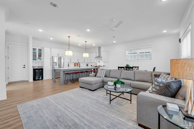 5626 Trout Ln, Pensacola, FL 32507